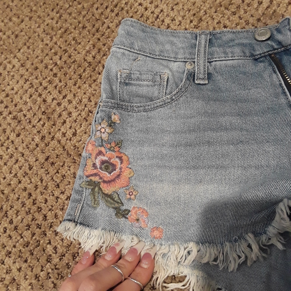 Mossimo patterned jean shorts - Picture 5 of 5